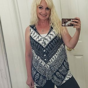 Knox Rose Navy/White Paisley Button Up Handkerchief Tank Top,sz M